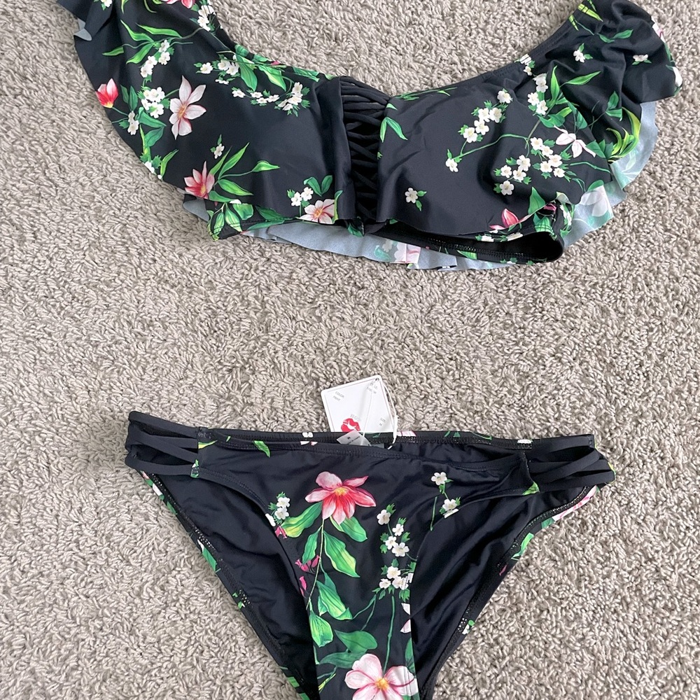 Hot kiss bikini size medium